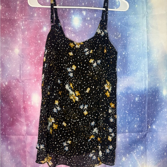 Cabi floral tank top 🛍 - Picture 3 of 3